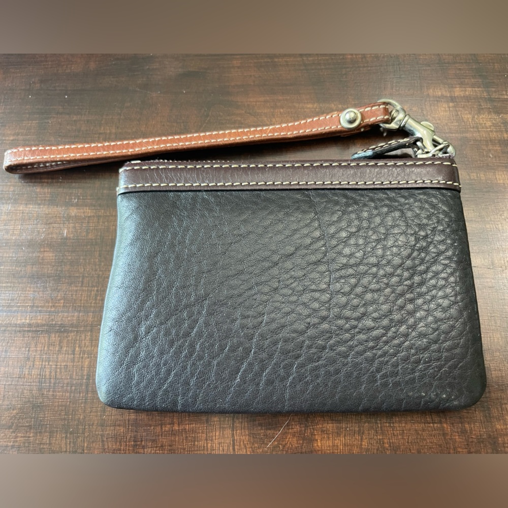 Dooney & Bourke Vintage Coin/Wristlet in dark brown leather - Picture 3 of 4